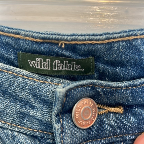 Wild Fable Blue Distressed Jean Shorts size 6. In perfect condition! - Picture 4 of 10